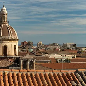 81-suite-and-breakfast.catania-hotels.net/